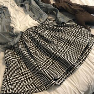 Houndstooth Express skirt